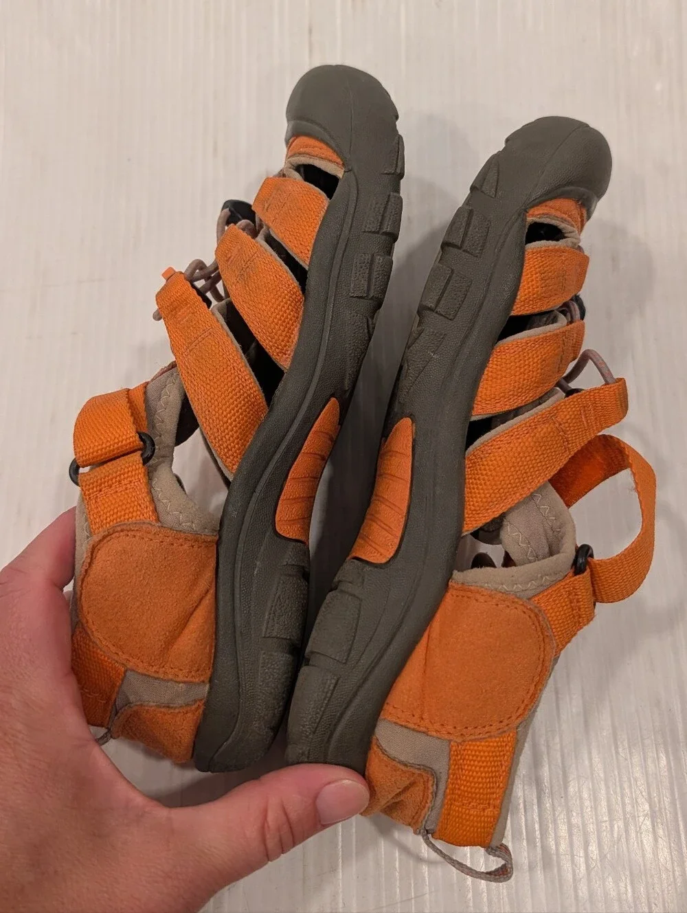 KEEN Newport Big Kids Closed Toe Orange Outdoor Sandals Water Shoes Size 5 Youth